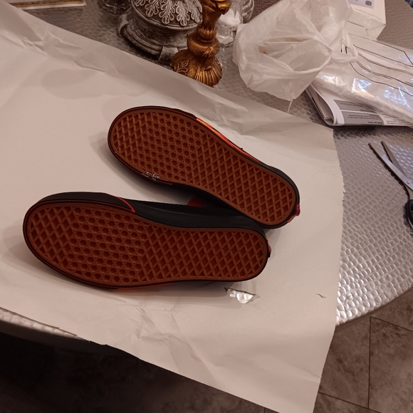 Vans - Picture 6 of 6